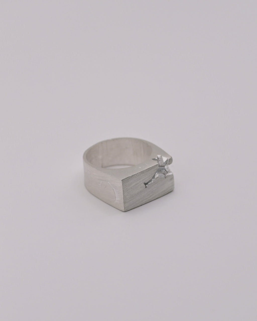 Broken Signet
