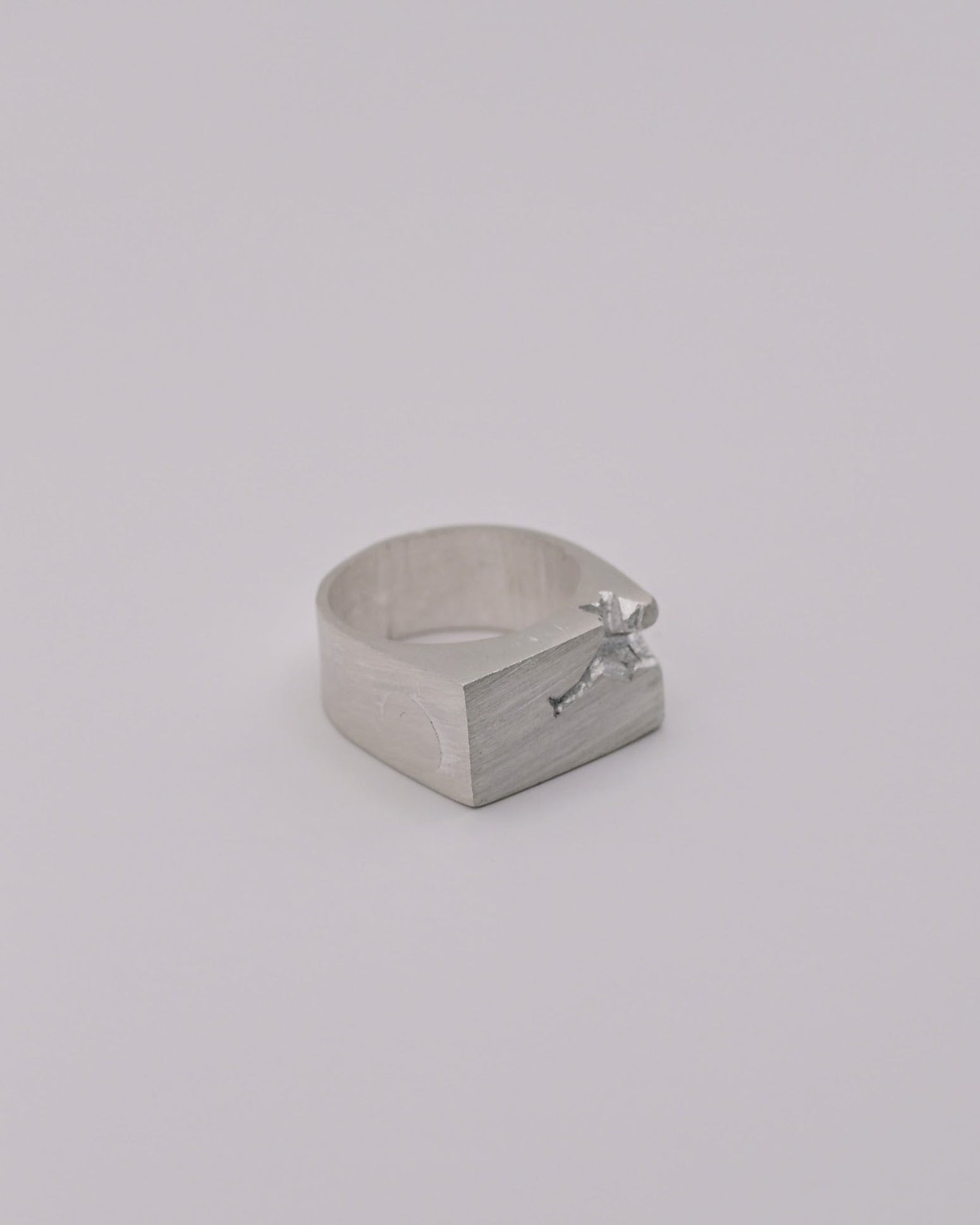 Broken Signet