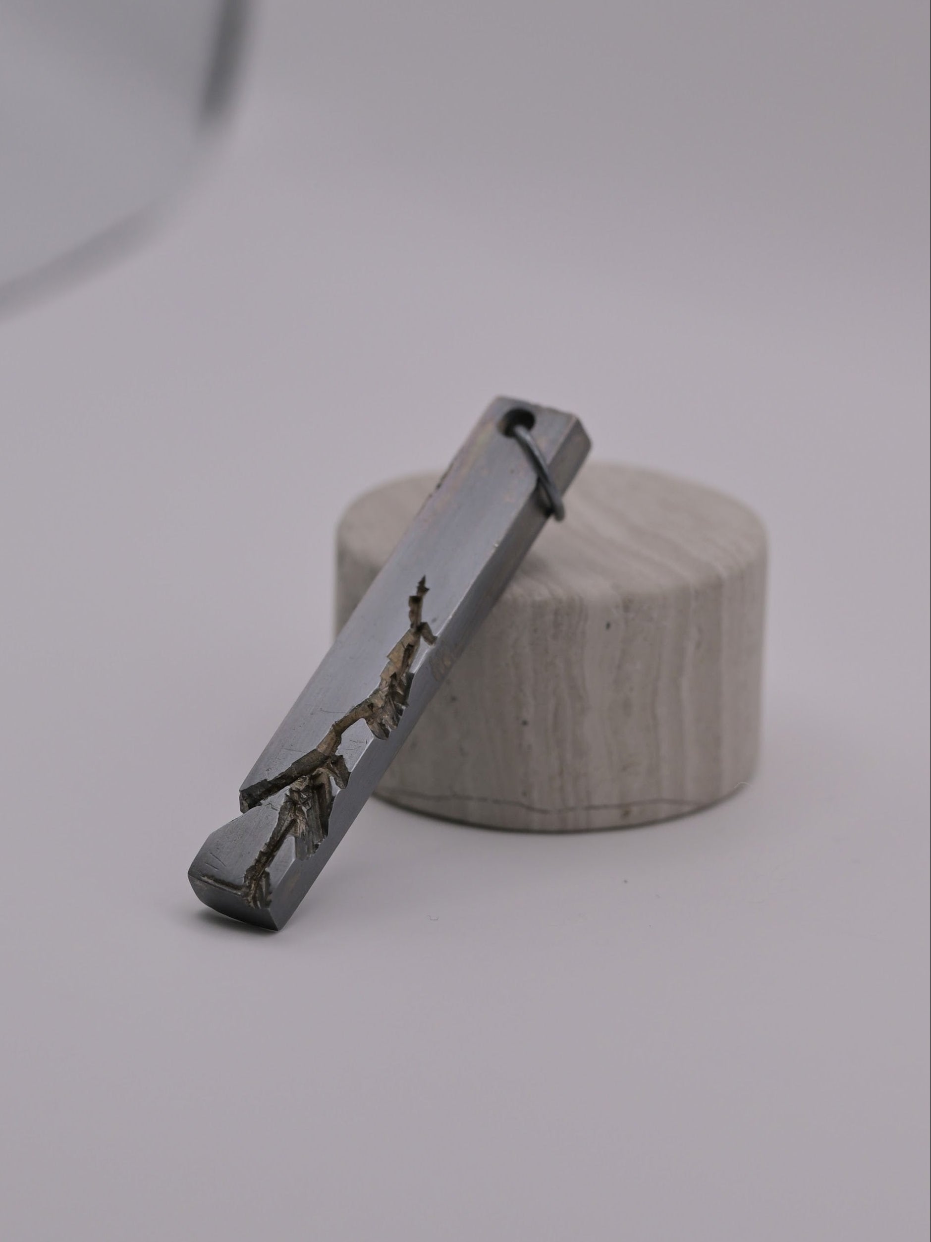 Broken Pendant