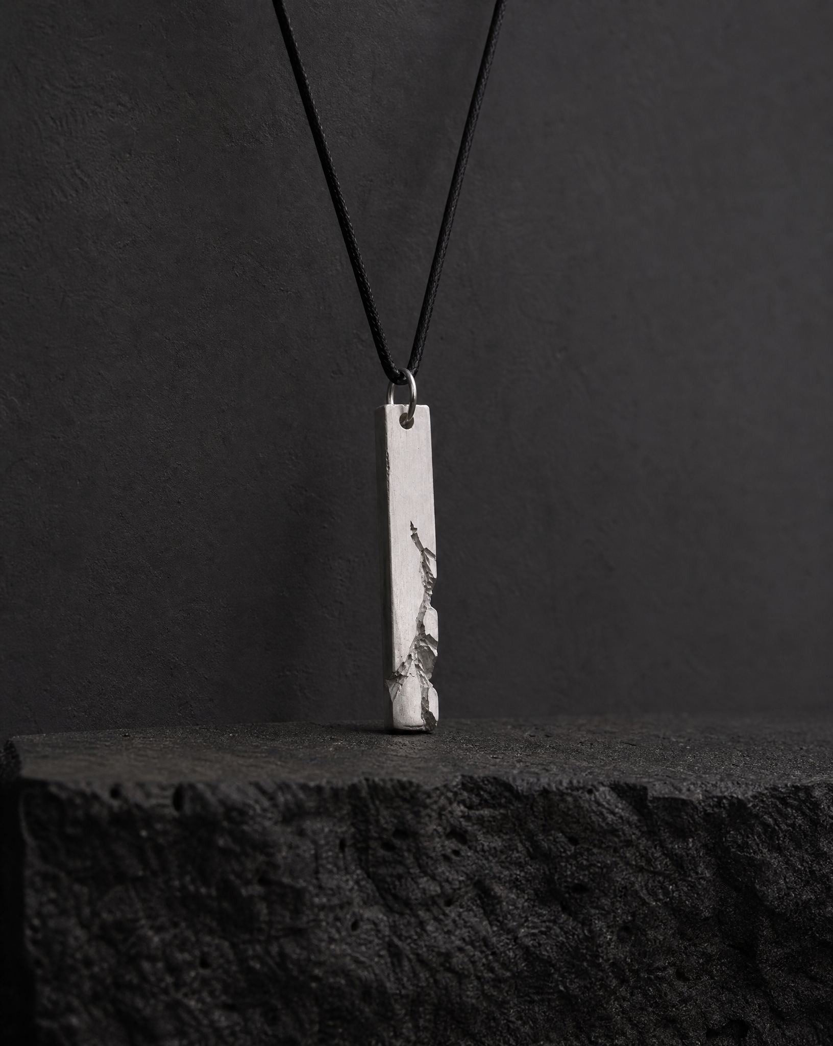 Broken Pendant